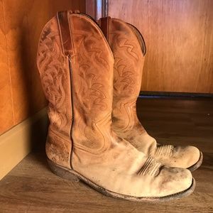 mens cowboy boots size 10